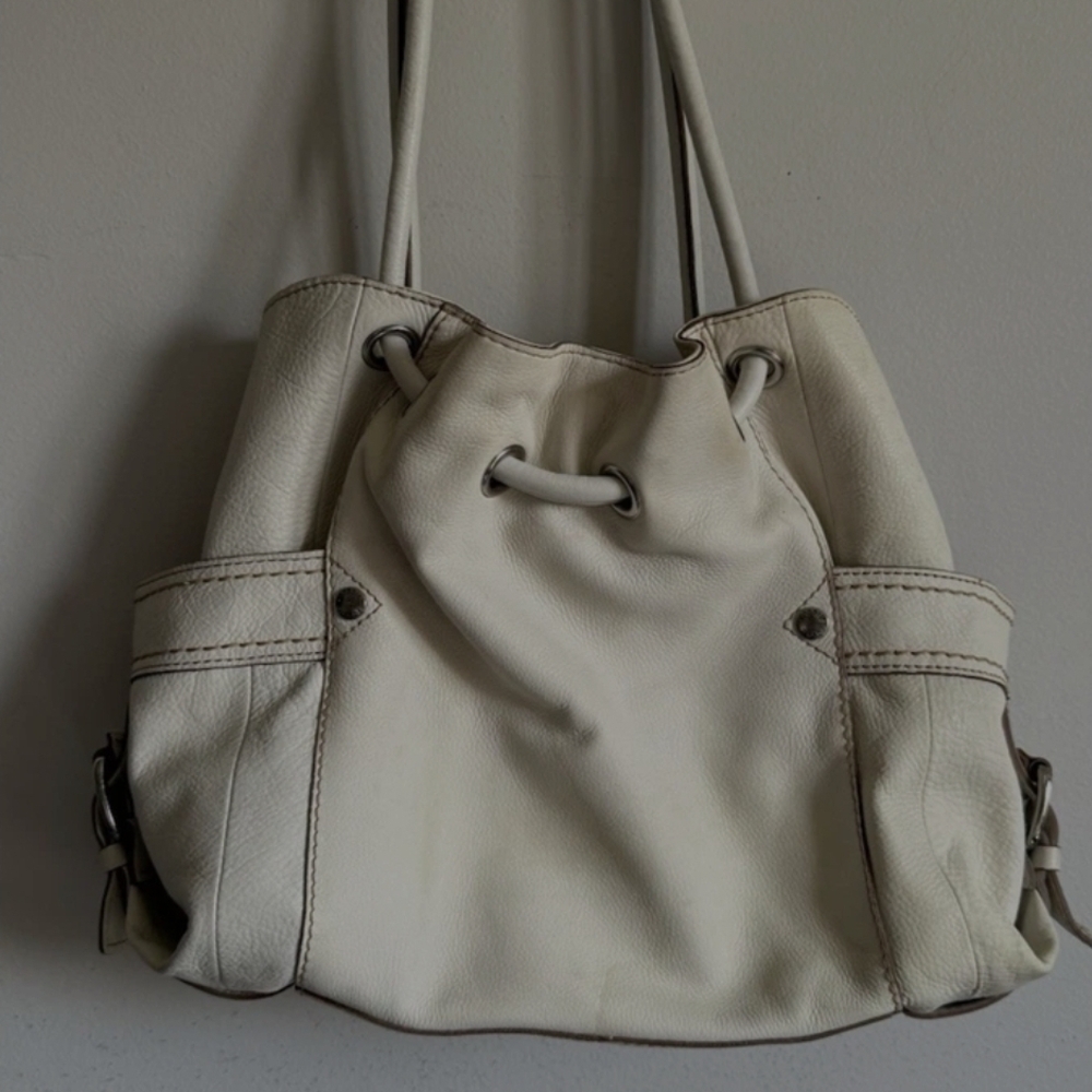 Fossil Cream Shoulder Bag with Structured Design and Silver Hardware